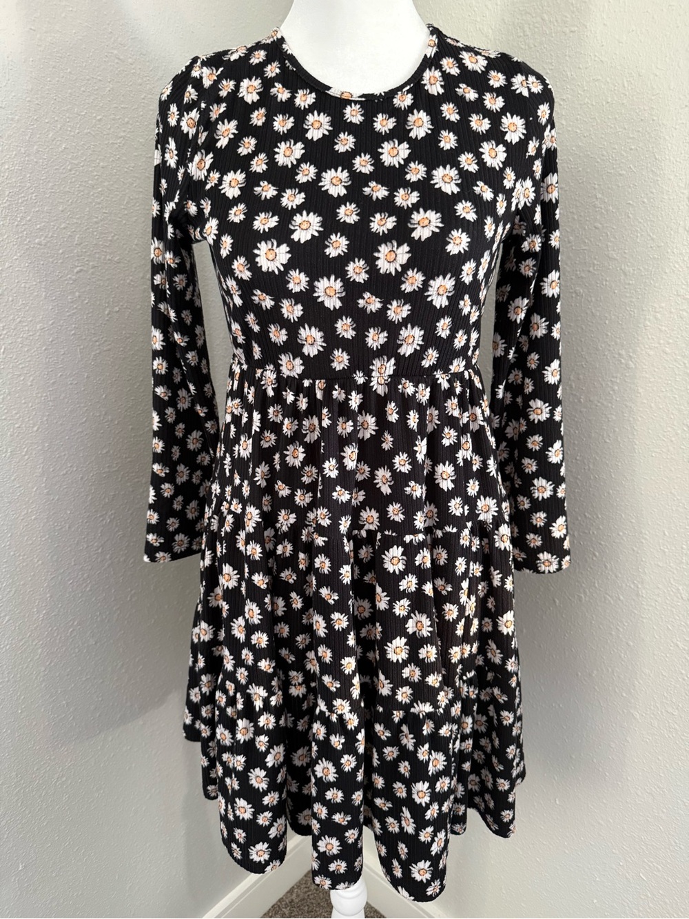 Heart & Arrow Girls Black Daisy Floral Long Sleeve Tiered Dress Size 16